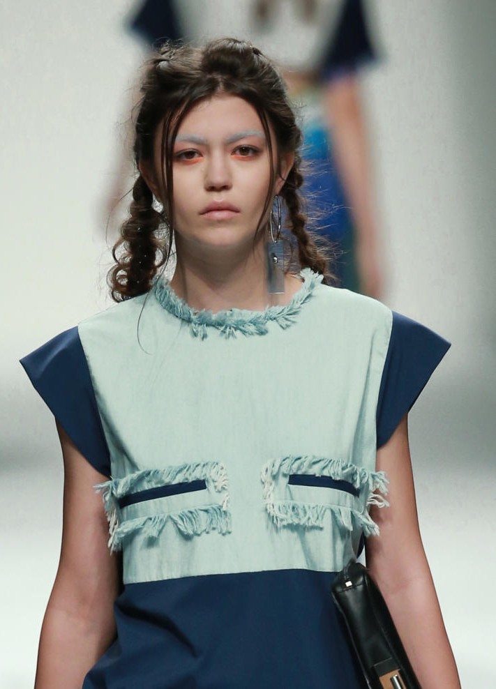 流行色暗泉绿,流行色橄榄绿