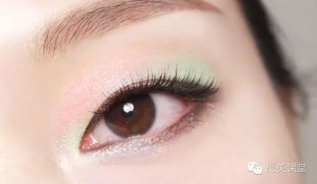 好多眼影盘怎么用,好漂亮的眼影盘不知道用哪个