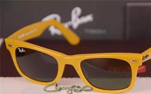 开车戴的墨镜千万别贪便宜,开车戴墨镜有什么误区嘛