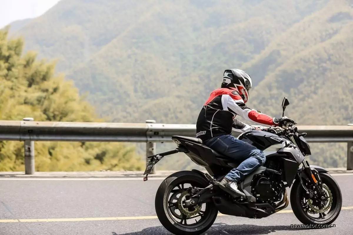 春风650nk和400nk如何选,春风400nk哪款最好