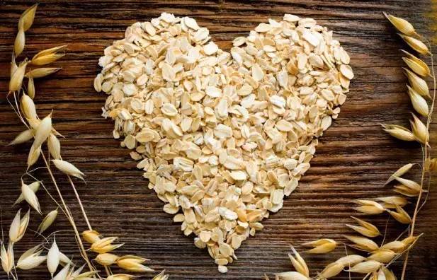 减肥期间怎么挑选10种燕麦,四月减肥高效食谱一日三餐