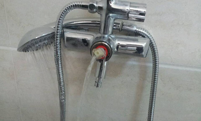 花洒的龙头转换接头坏了怎么修,按键的恒温花洒龙头窜水怎么办