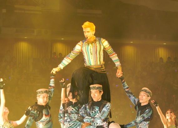 曾经的舞王，日本女星投怀送抱，如今只能靠网红上头条