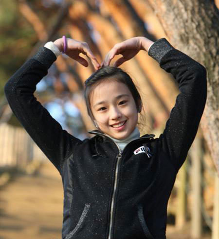 这位中国军人比任何韩国欧巴都帅，不然韩国国民女神为啥钟情他