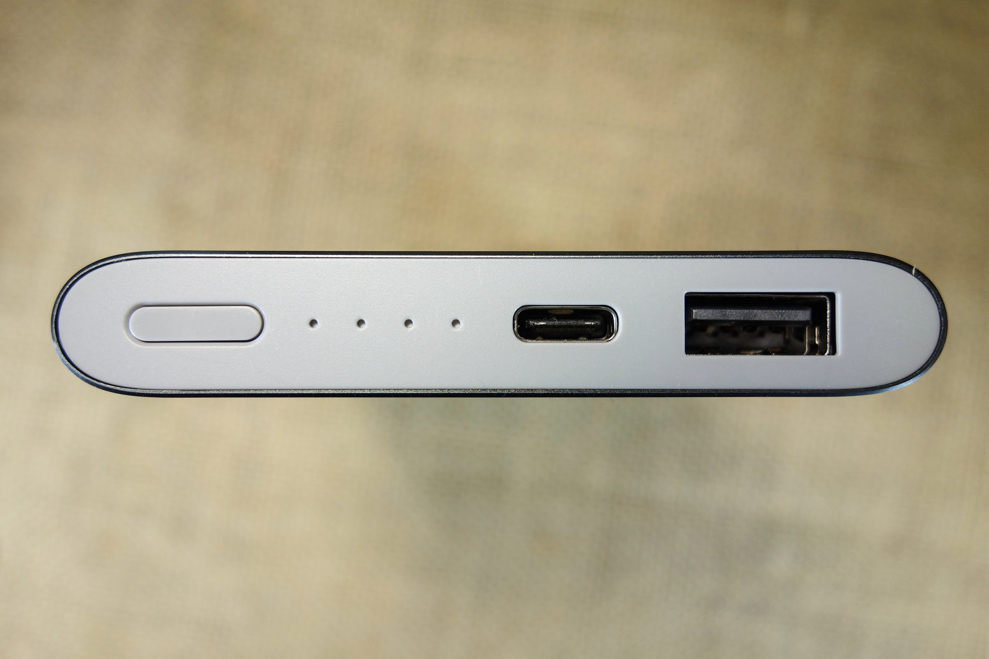 小米移动电源10000高配版评测,小米10000mah的移动电源