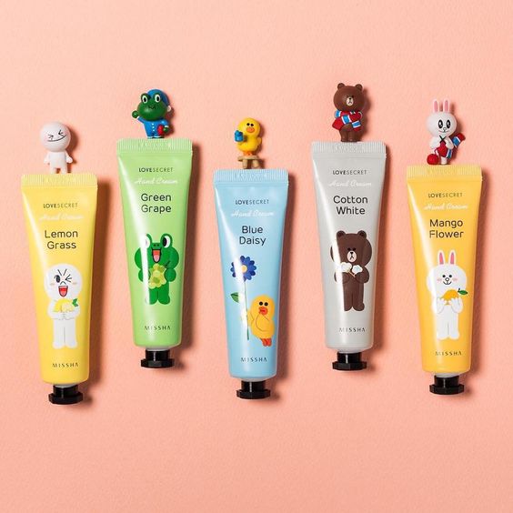 平价眼影盘9.9元三个,韩国品牌眼影盘