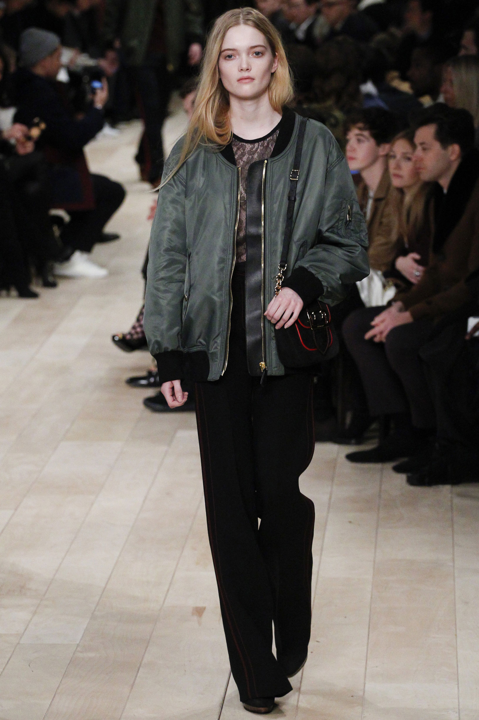 burberry男装街拍,burberry新季迷惑时尚单品男装