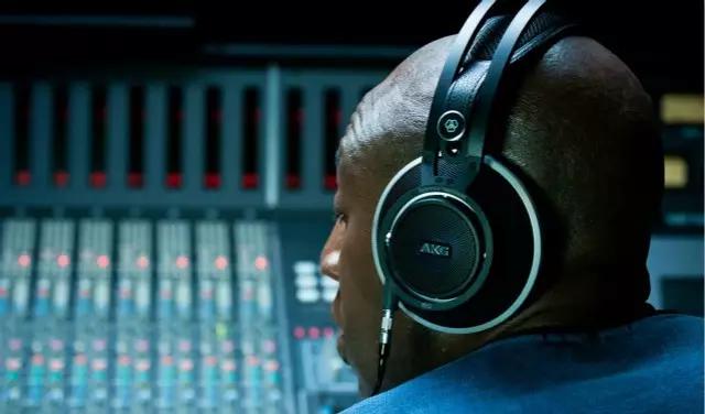 1到2千耳机,从1到100的音频