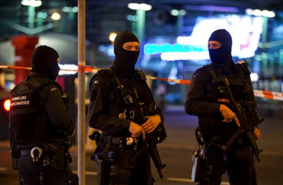 他一个冒充“恐怖分子”的玩笑，却让荷兰的机场关闭了4个小时