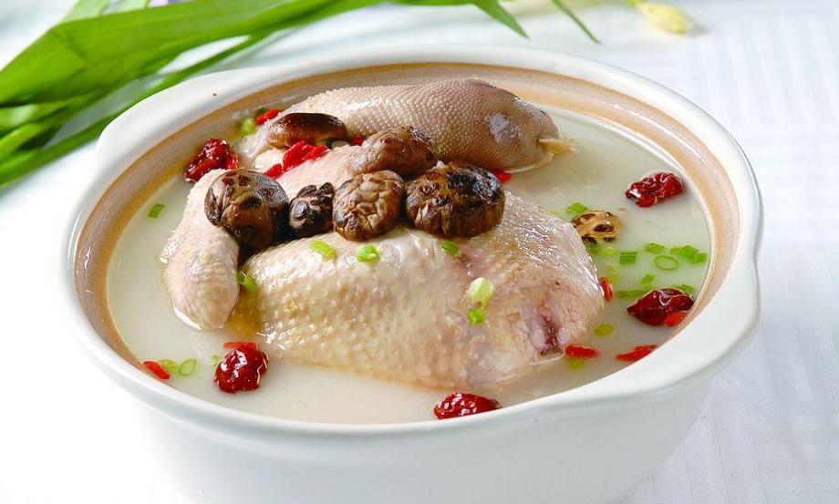 夏天坐月子期间两腿发冷,生完孩子坐月子身上冷是什么原因