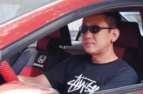 开车戴的墨镜千万别贪便宜,开车戴墨镜有什么误区嘛