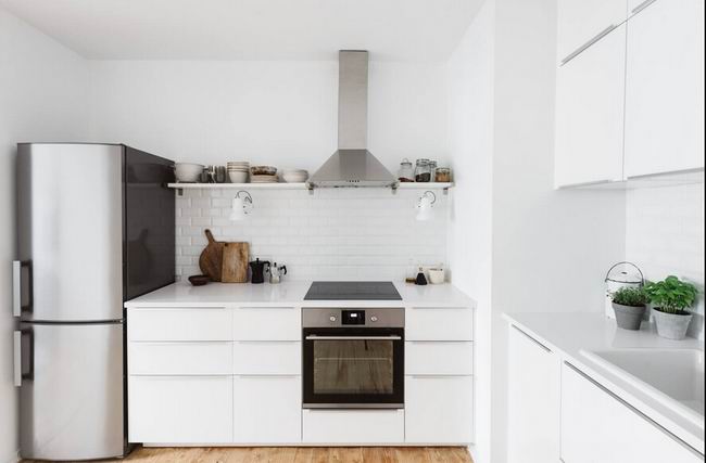 家里的冰箱关不上怎么回事,家里门总关不上