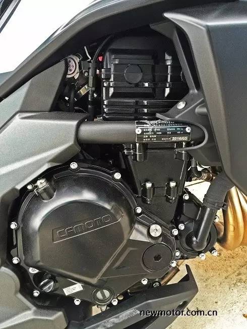 春风650nk和400nk如何选,春风400nk哪款最好