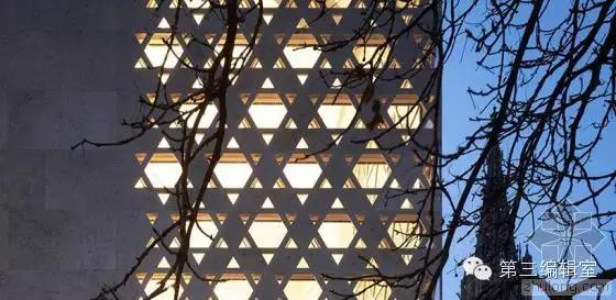 淇′话鐨勫姏閲忔敮鎾戠潃鐘瑰お姘戞棌,鐘瑰お浜轰俊浠扮殑鍔涢噺