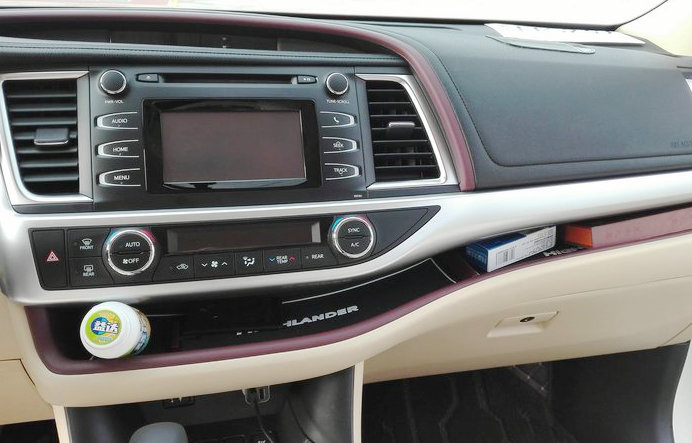 汉兰达2.0四驱尊贵落地价老款,汉兰达2015款3.5l四驱至尊版7座