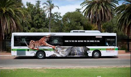 关于公交车上演绎的创意广告,公交车身广告方案怎么做