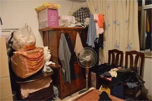 90后夫妻小卧室改造,95后小伙花12万改造200平破旧小屋