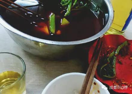为全国人民科普火锅串串麻辣烫是每一个成都人的毕生课题