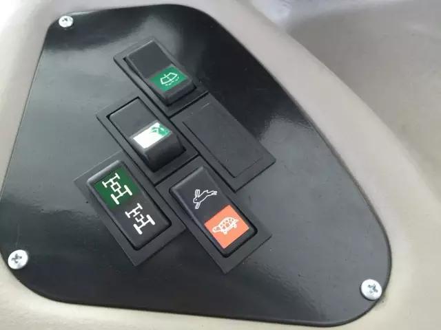 全新的纽荷兰180马力拖拉机,凯斯140拖拉机