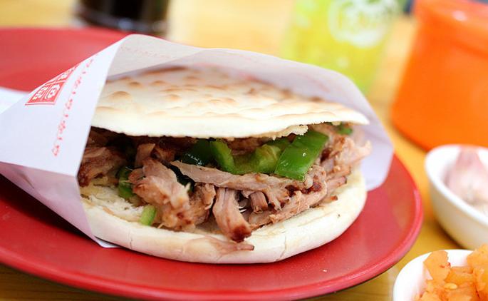 南京明瓦廊牛肉锅贴,南京明瓦廊小吃街推荐