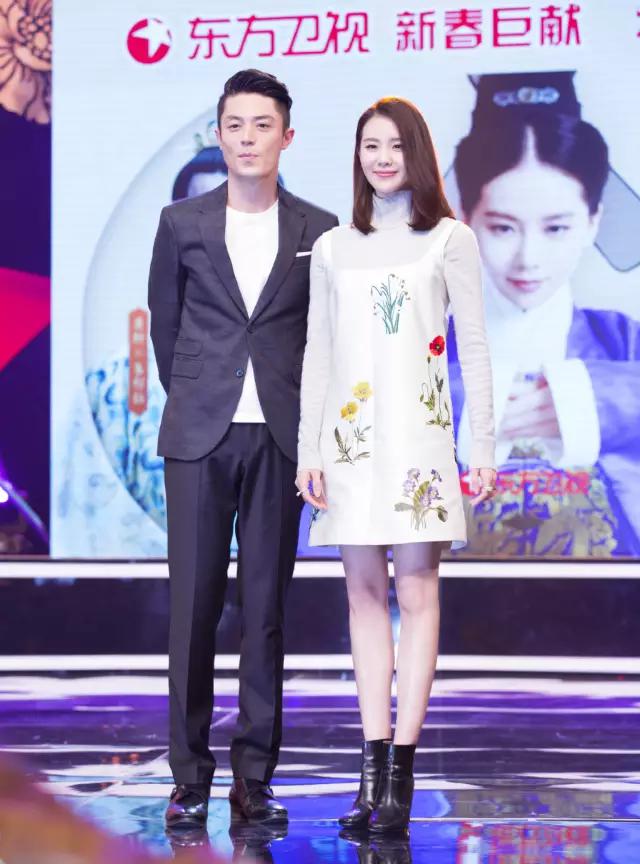 外国人穿的吊带裙,全世界都在穿的衣服