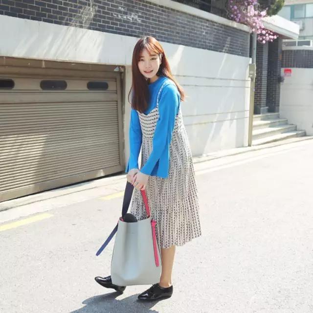 外国人穿的吊带裙,全世界都在穿的衣服