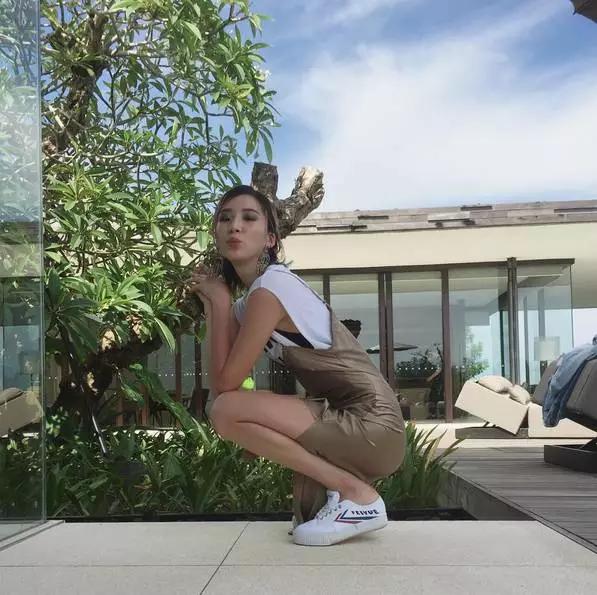 外国人穿的吊带裙,全世界都在穿的衣服