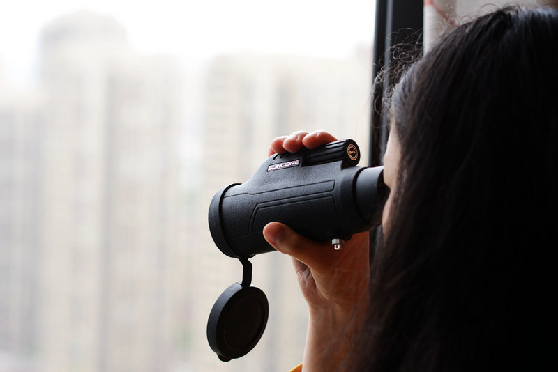 对面妹纸动态全掌握,10X42倍的望远镜体验