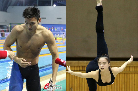 这位中国军人比任何韩国欧巴都帅，不然韩国国民女神为啥钟情他