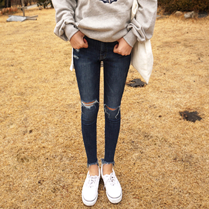 牛仔背带裤搭配时尚 (三木牛仔时尚搭配)