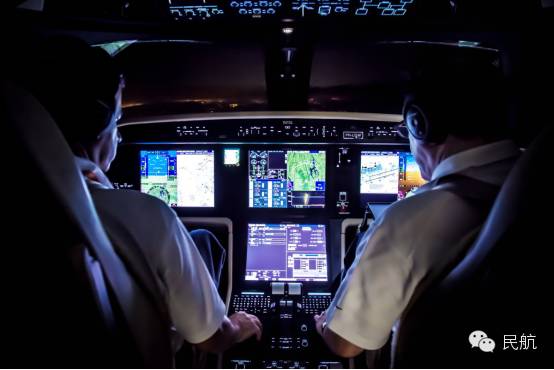 成龙谈私人飞机,成龙的三架飞机型号