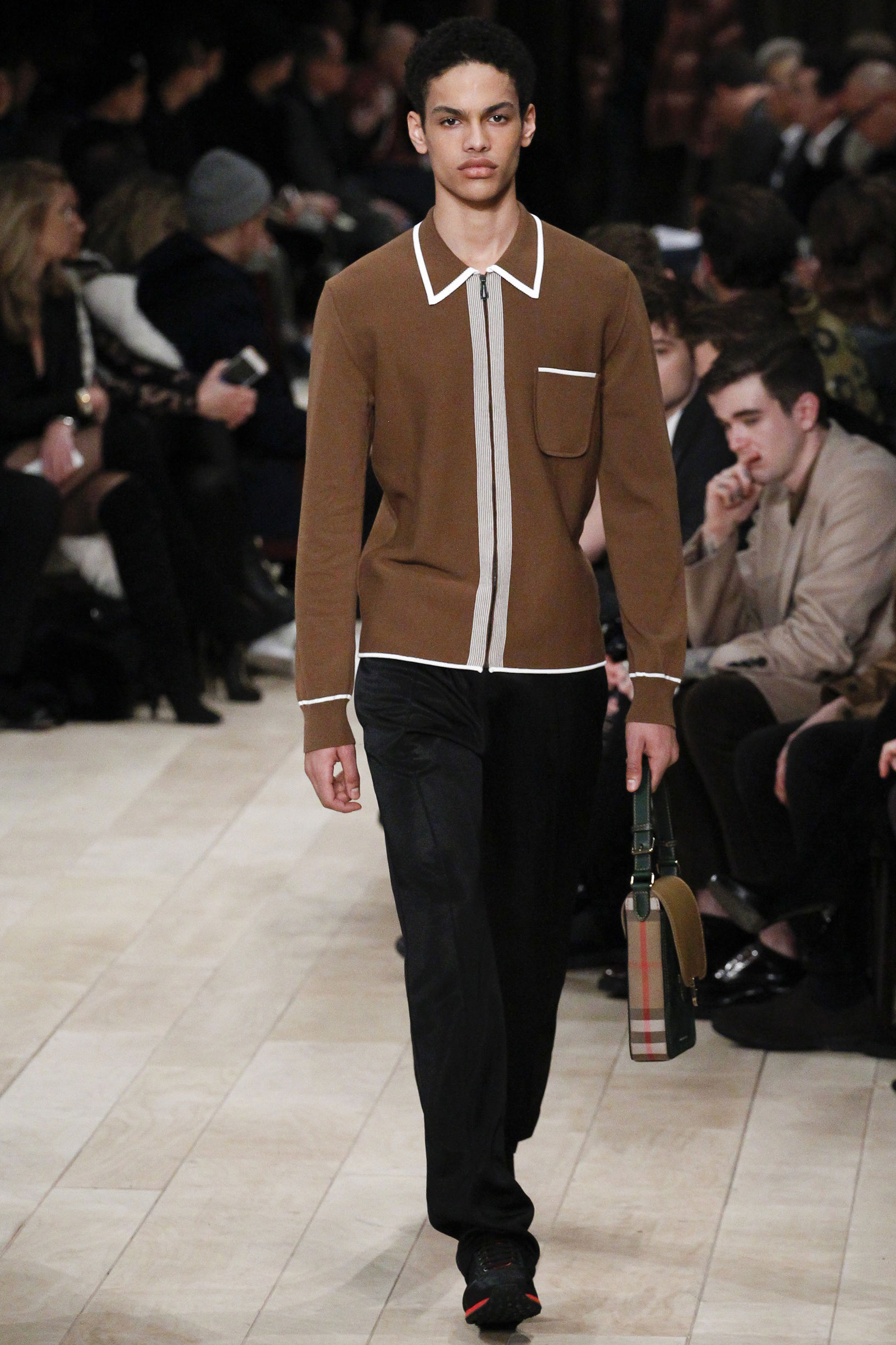 burberry男装街拍,burberry新季迷惑时尚单品男装