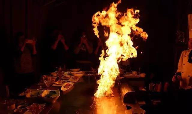 能吃一整天的自助餐,可以吃上一天的自助餐