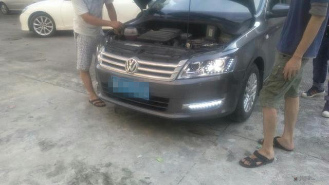 大众新桑塔纳氙气大灯,新款桑塔纳改疝气大灯