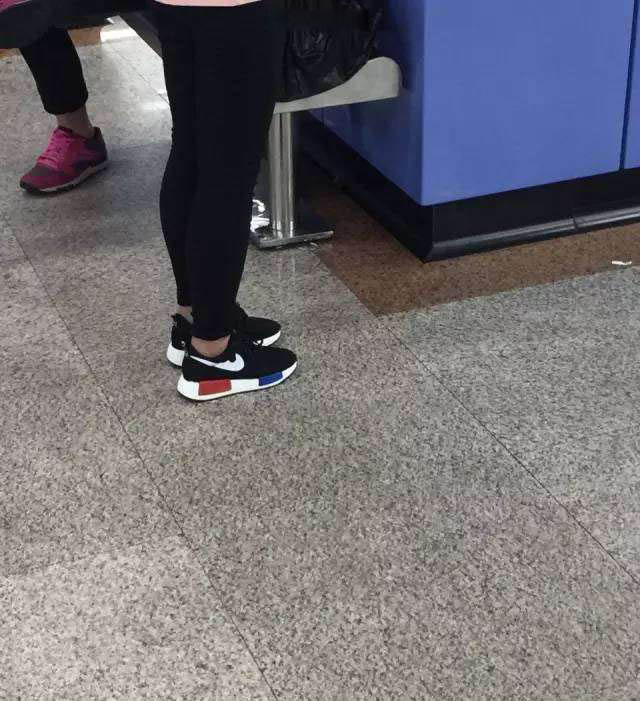 阿迪达斯nmd鞋会越穿越松吗,阿迪达斯tf成人足球鞋