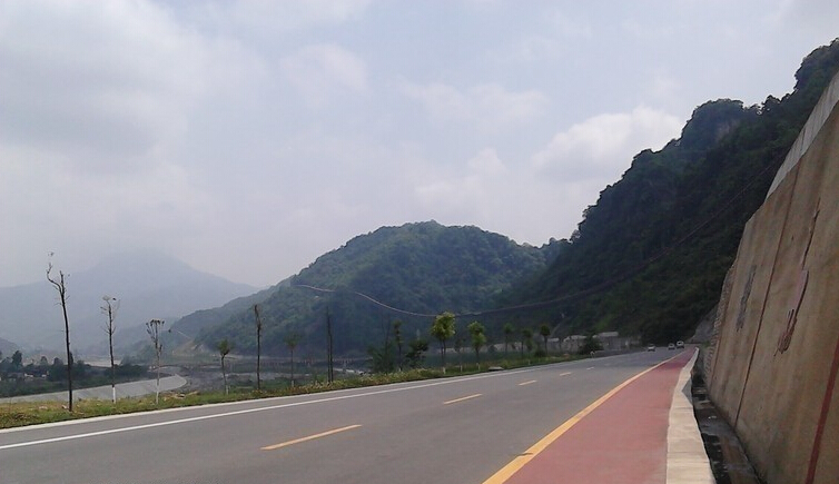 彭州龙门山宝山村,成都彭州白水河宝山村
