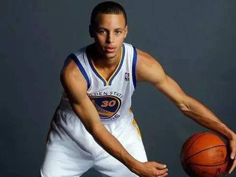 科比退役尼克尔森,科比退役比赛战靴