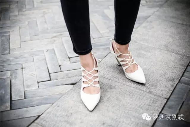 说出你们在酒吧被撩的经历?我面膜笑裂了!丨谁是忒色街拍NO.