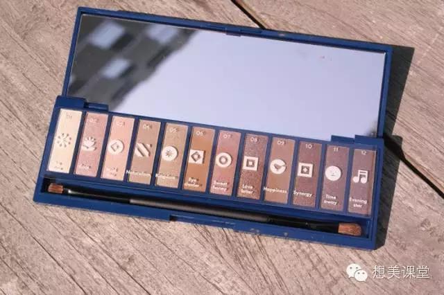 好多眼影盘怎么用,好漂亮的眼影盘不知道用哪个