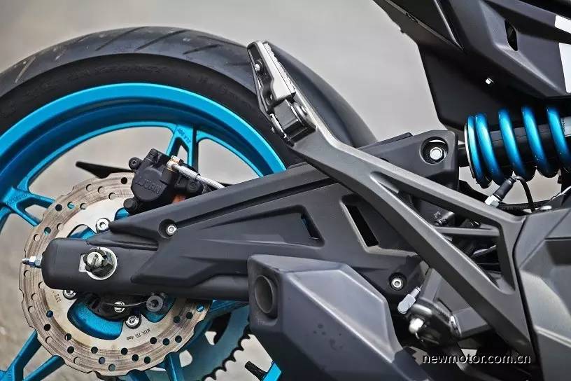 春风650nk和400nk如何选,春风400nk哪款最好