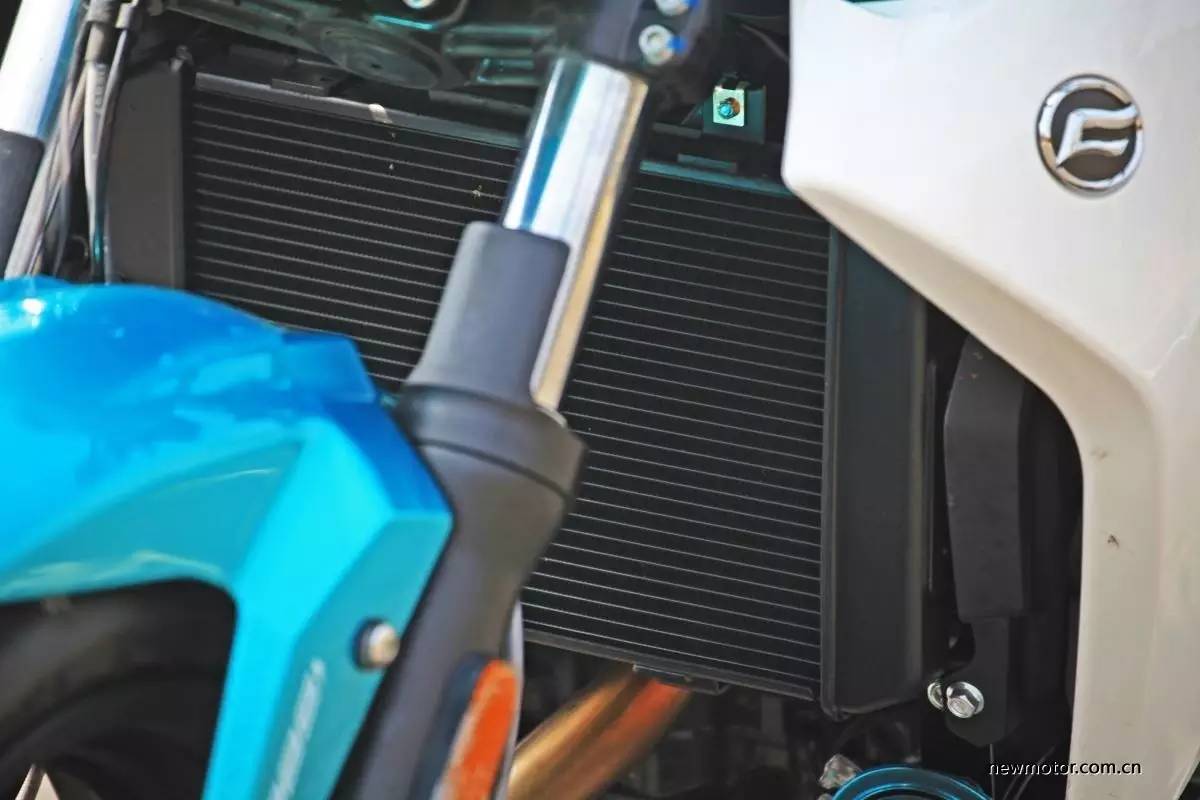 春风650nk和400nk如何选,春风400nk哪款最好