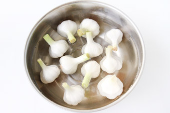 怎么腌糖蒜最好吃步骤,能快速腌好糖蒜的方法