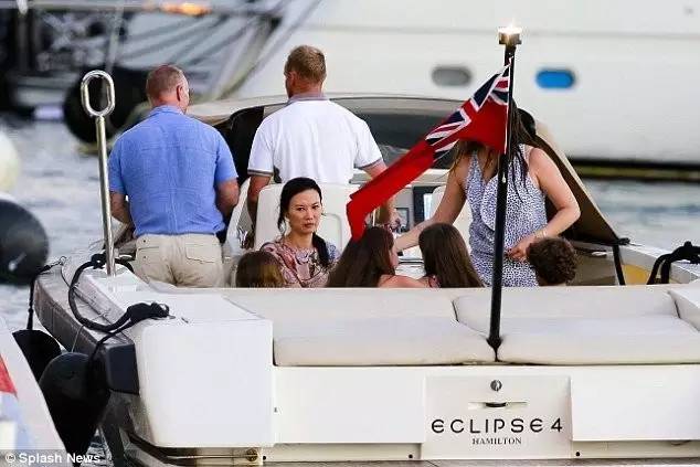 有这么剽悍的朋友圈，她哪里还需要男人？！