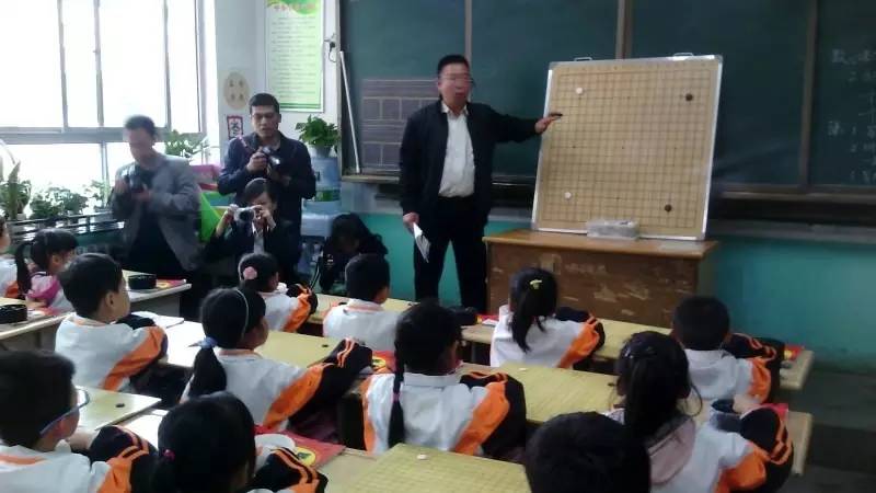 适合7-10岁孩子的课外活动,看孩子运动会好像回到了童年想哭