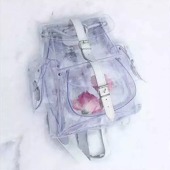 双肩包时髦背法,双肩包省钱