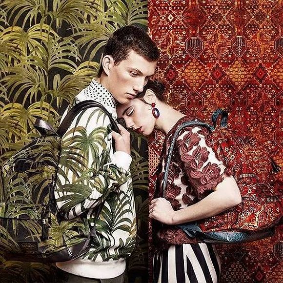 双肩包时髦背法,双肩包省钱