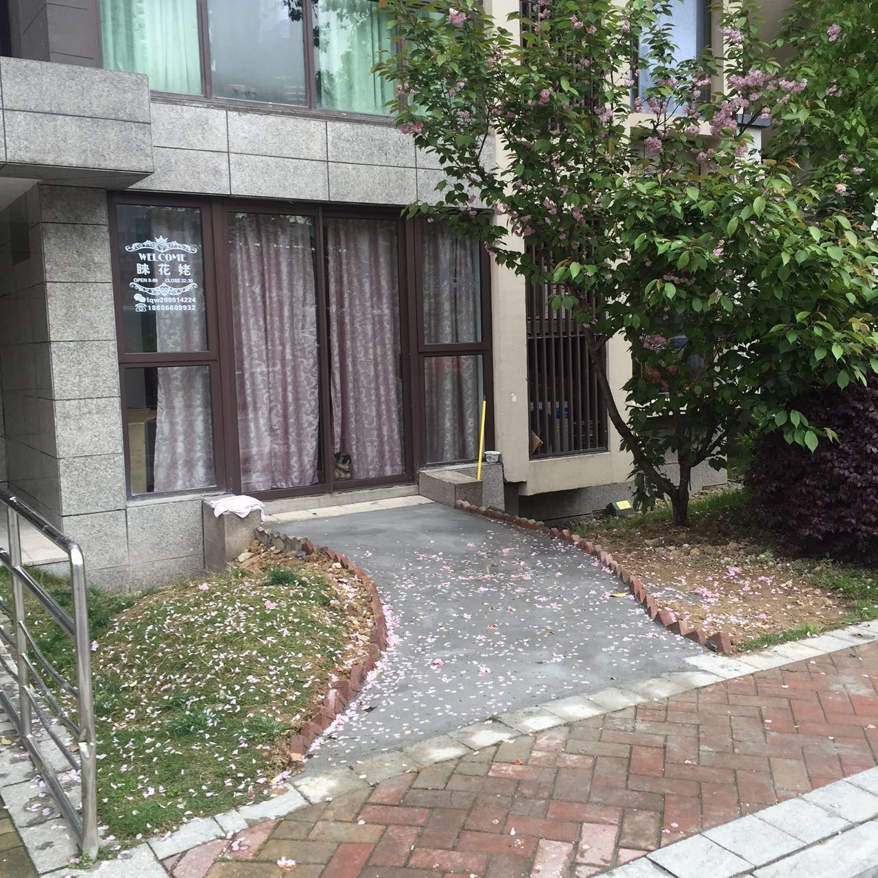 舞场，禁止停车，派舍提香停车位竟然如此！还有世茂湾、荣安花园...