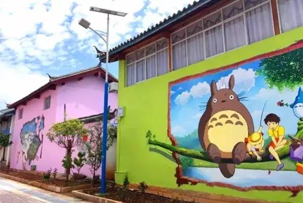 丽江惊现国内第一个彩色村！美的太不像话，像童话！