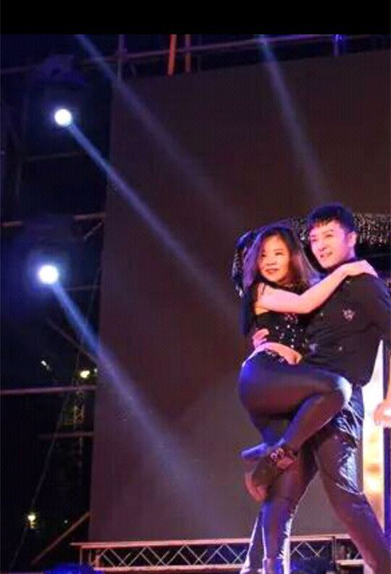 春晚魔术表演傅琰东,傅琰东春晚魔术大变活人