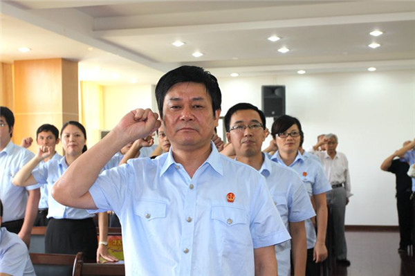 在法院当法官要满足什么条件,在基层当法官